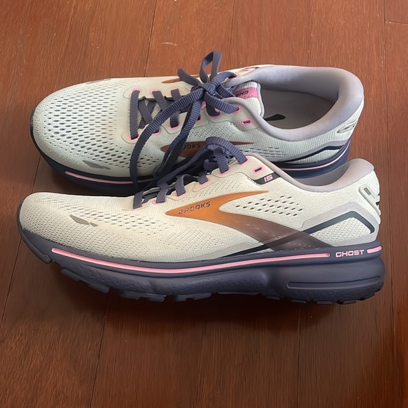Brooks ghost 15 size 7 - Picture 2 of 5